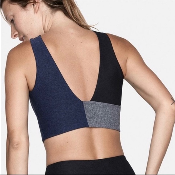 Outdoor Voices Tops - Outdoor Voices Venus Crop Bra V Back Top Medium